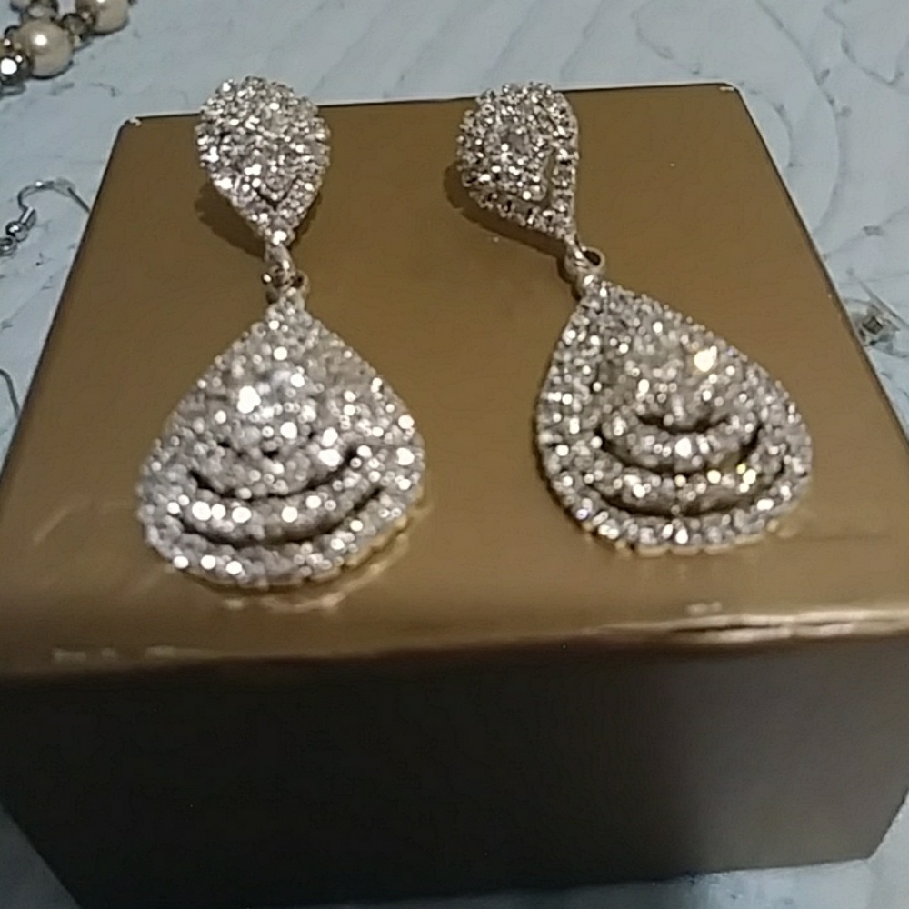 Formal earrings